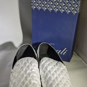 Silver Men's Dress Slippers Size 7.5 shoes